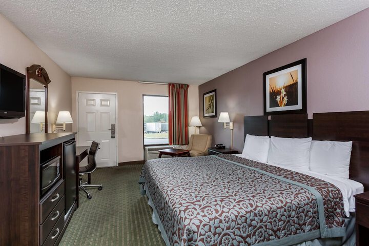 Room 4 of 15