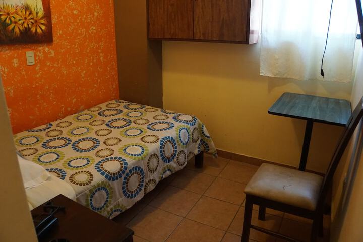 Room 6 of 40