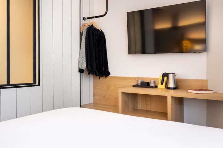 Room 8 of 72