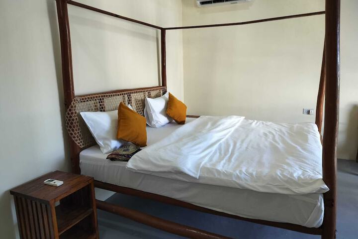 Room 4 of 97