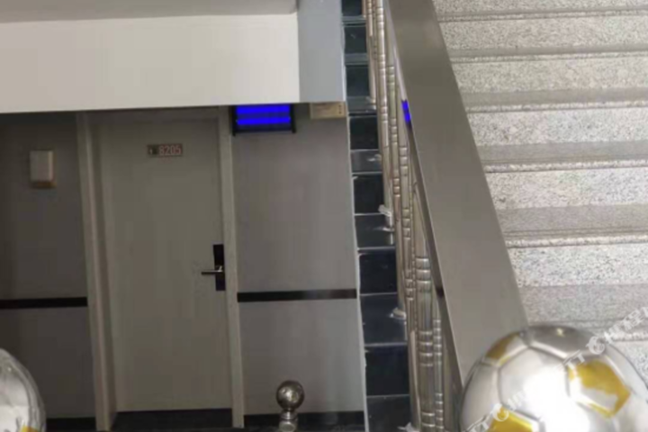 YibaijiHotel(PingshanWentangStore)