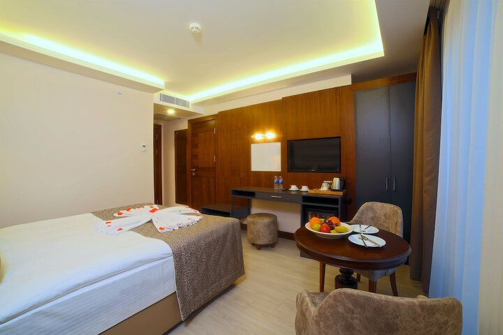Room 35 of 73