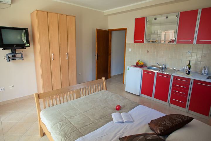 Room 10 of 49