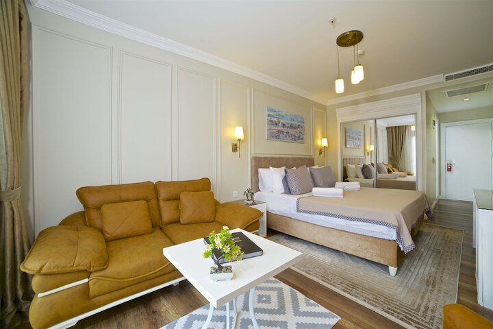 Room 12 of 38