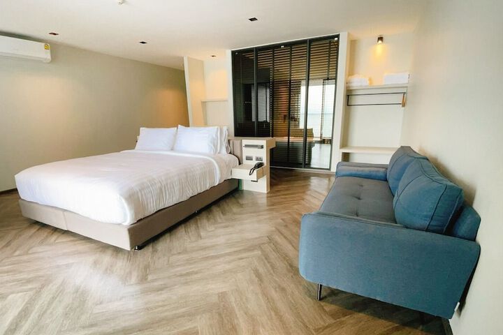 Room 2 of 26