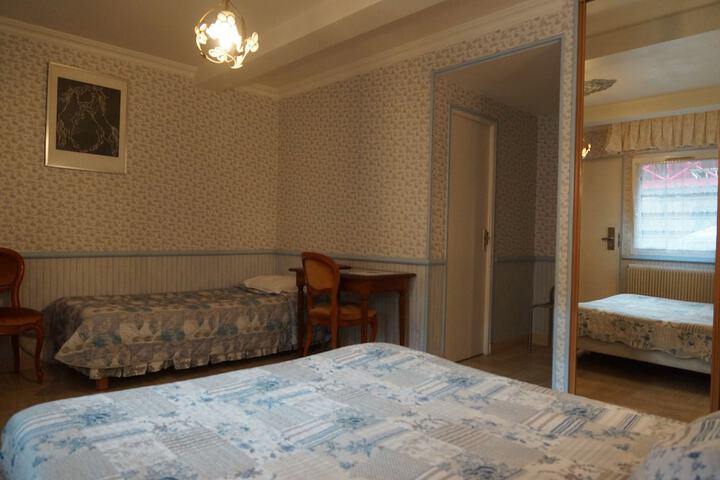 Room 11 of 38