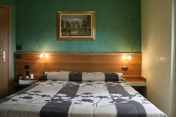 Room 25 of 61