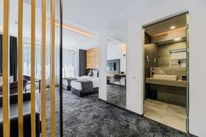 Room 14 of 131
