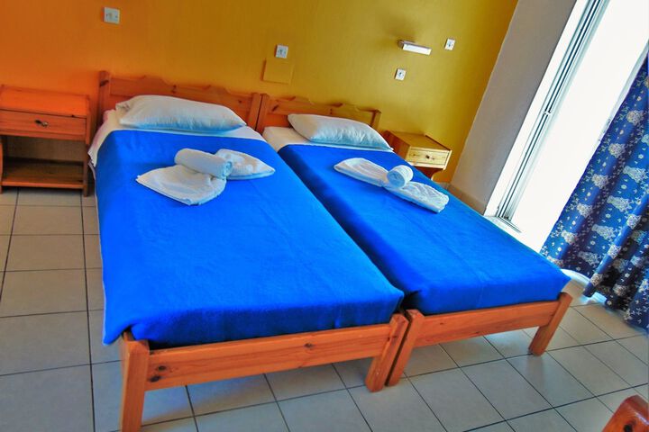 Room 4 of 70