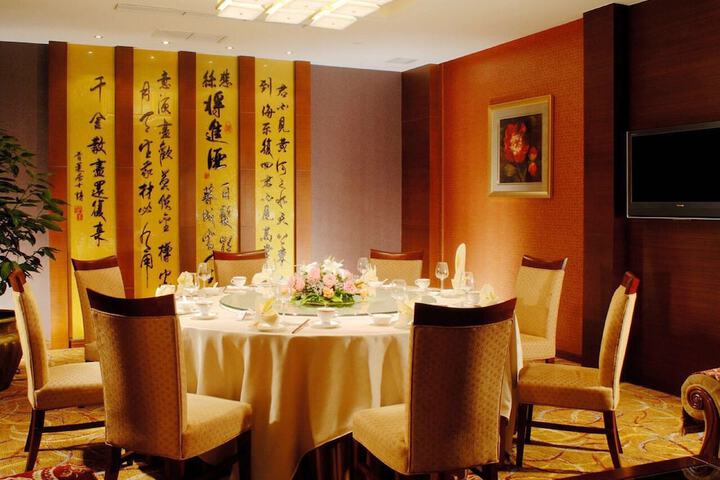 Dining Photos