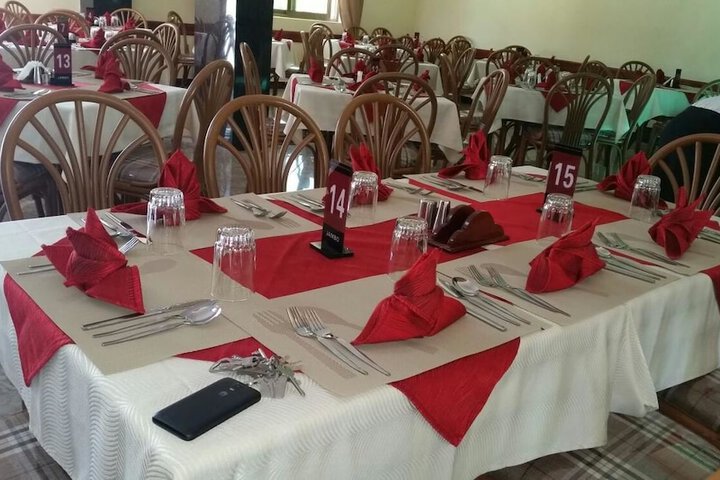 Dining 13 of 18