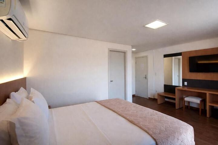 Room 9 of 31