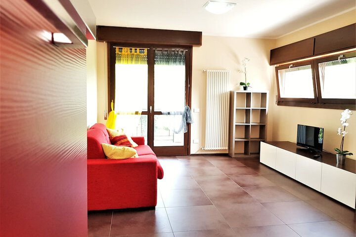 Room 27 of 73