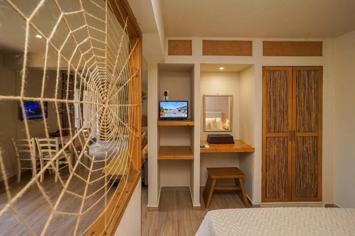 Room 3 of 66