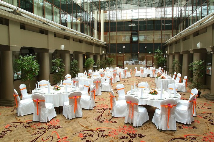Entrance & Lobby