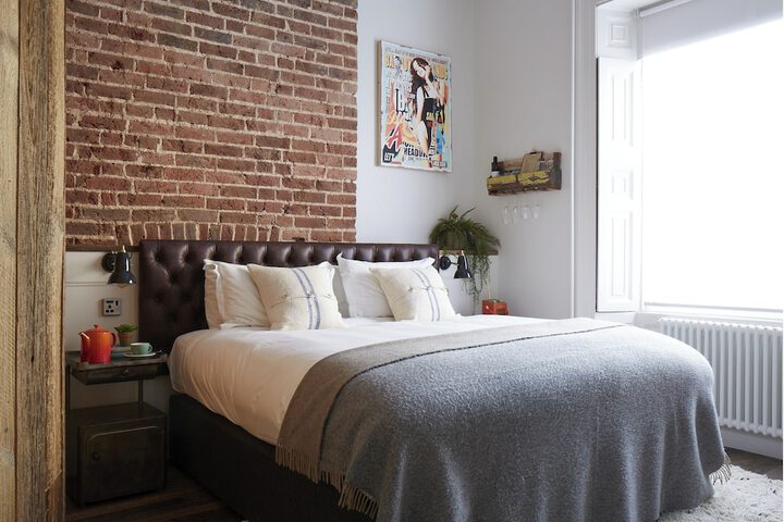 Room 20 of 115