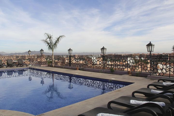 Hotel with Pool