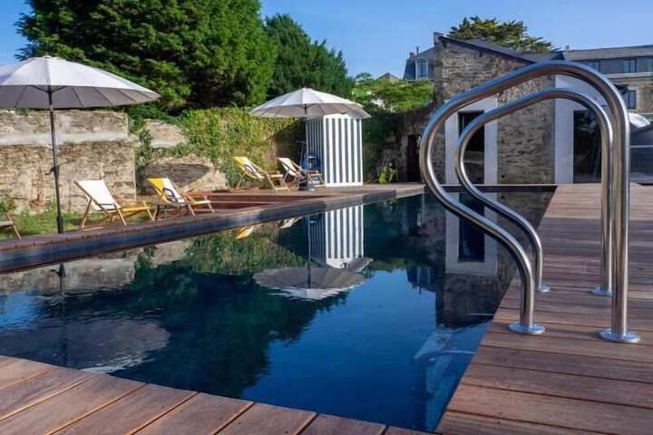 Pool 21 of 31
