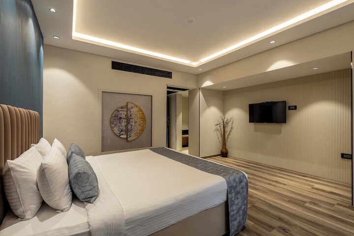 Room 12 of 28