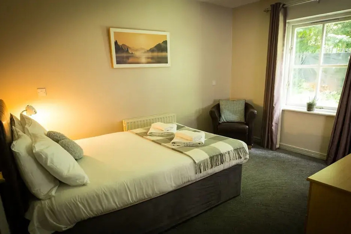Room 4 of 15