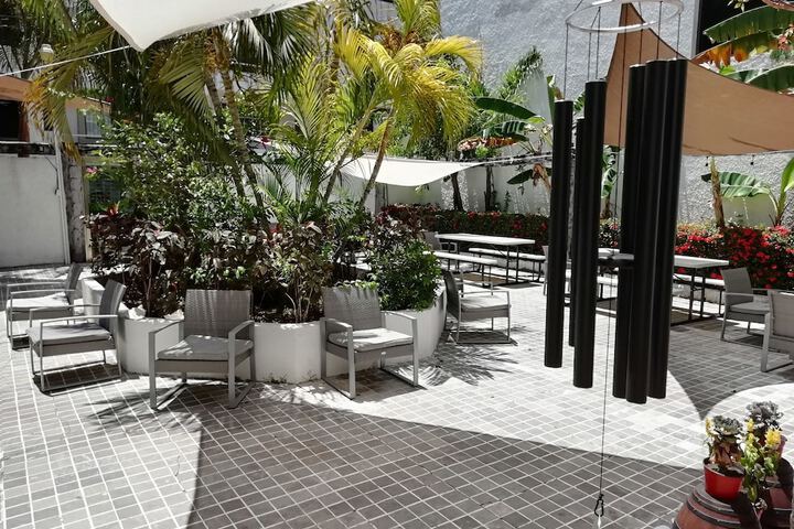 Hotel Exterior 84 of 93