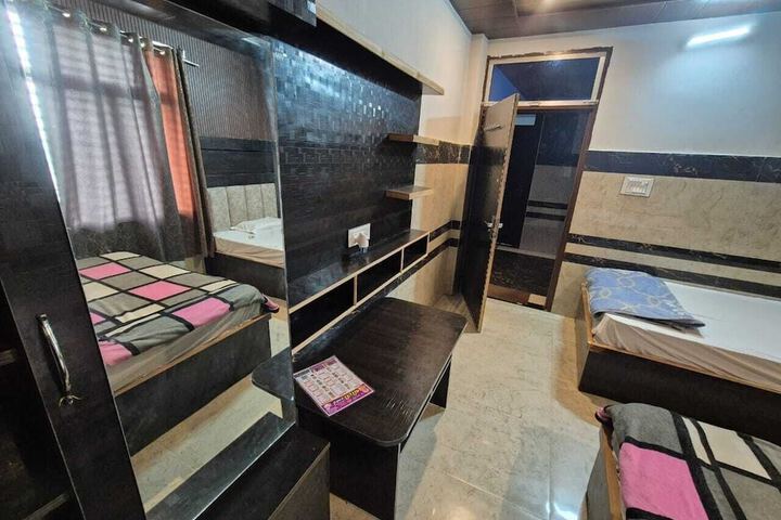 Room 14 of 17