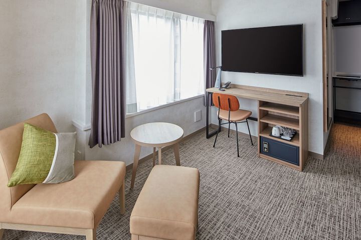 Room 10 of 40