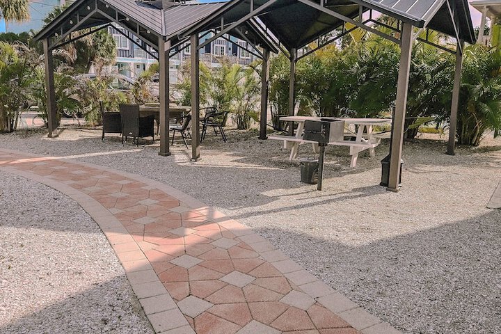 Hotel Exterior 84 of 86