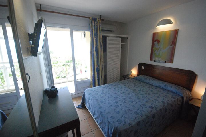 Room 15 of 93