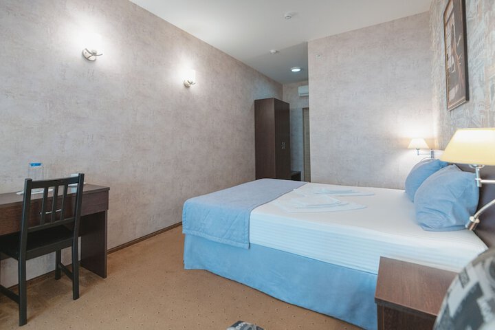 Room 8 of 41