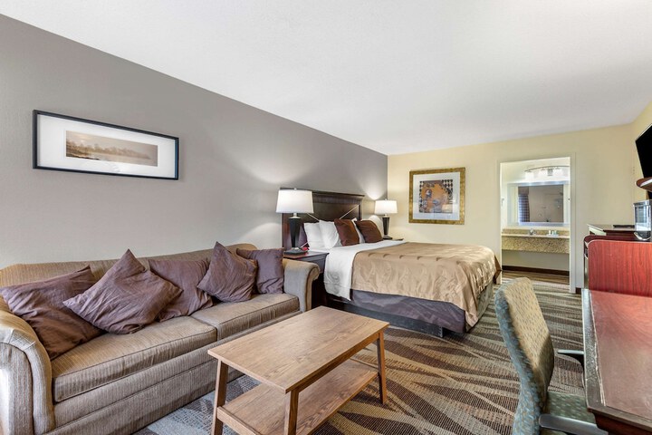 1 King Bed Upgrade (10 of 20)