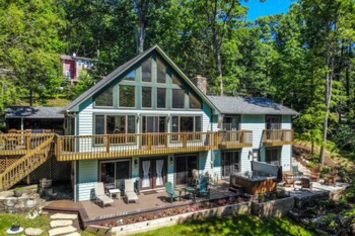 Exterior of Hiatus 4 Bedroom House