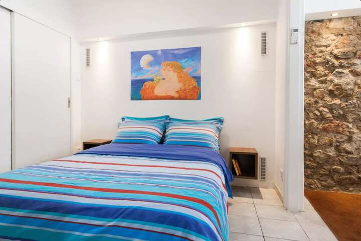 Room 8 of 22