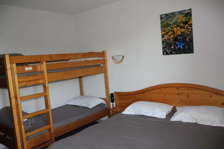 Room 2 of 28