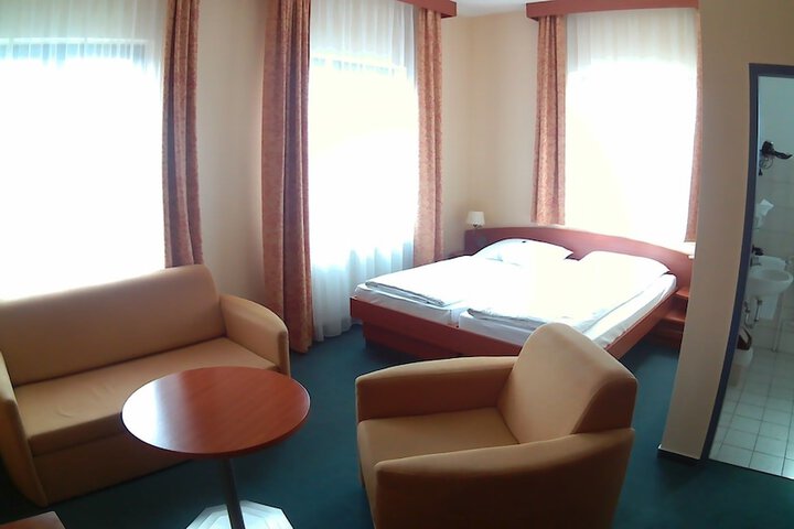 Room 20 of 34