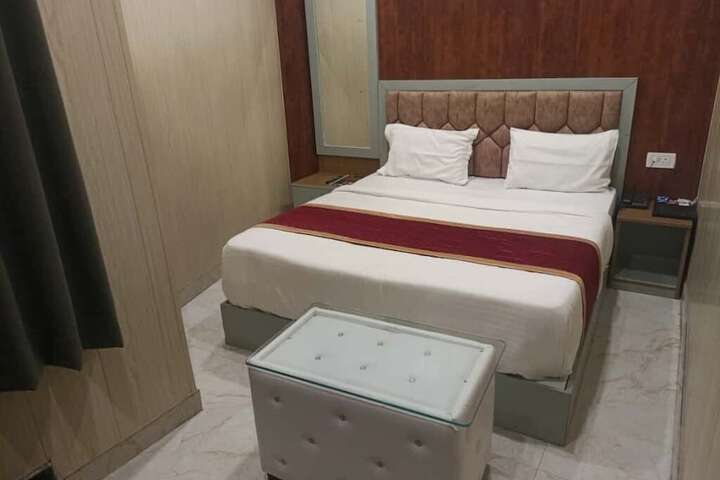 Room 18 of 22