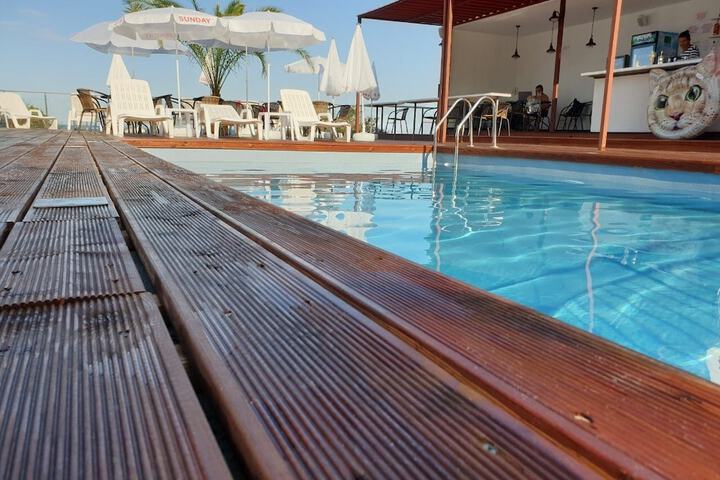 Pool 52 of 85
