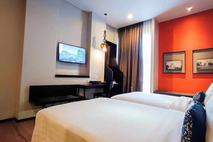 Room 17 of 119