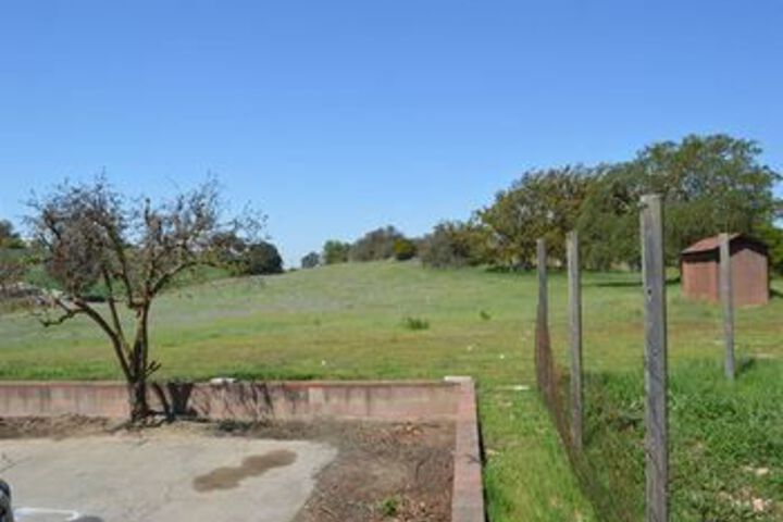 Property Grounds 20 of 27
