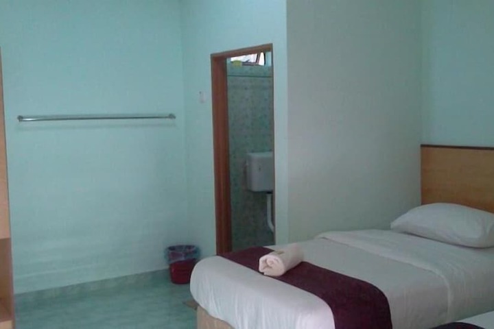 Room 8 of 23
