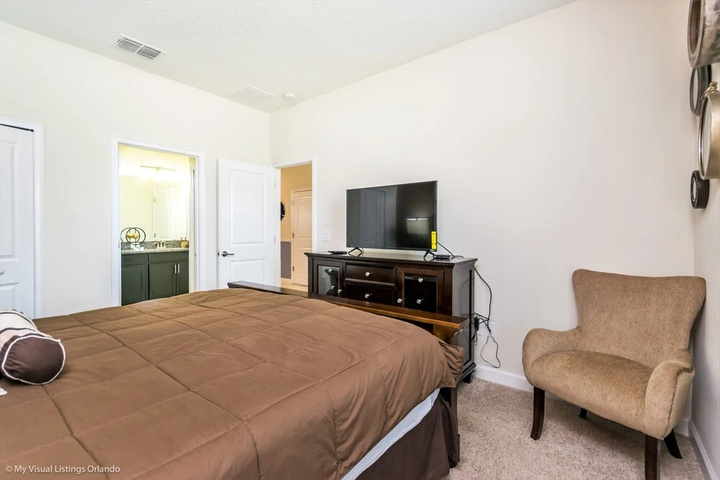 Room 5 of 30
