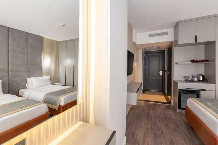 Room 29 of 74