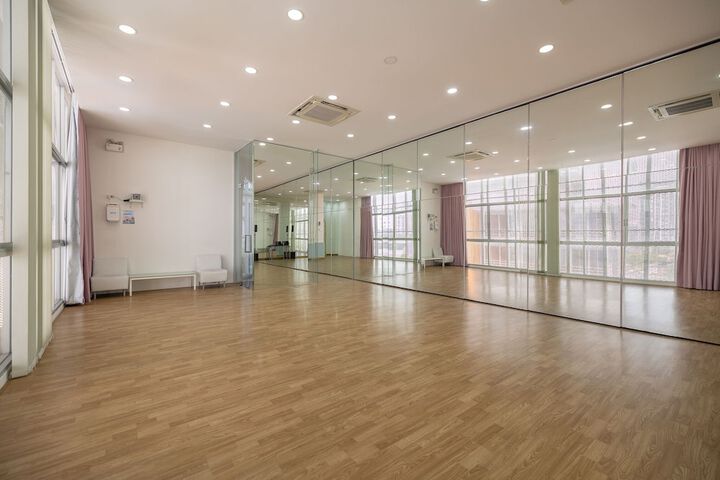 Ballroom/Hall 130 of 159