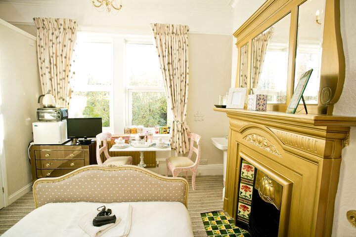 Room 107 of 250