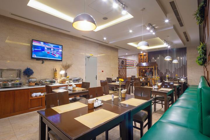 Dining Photos