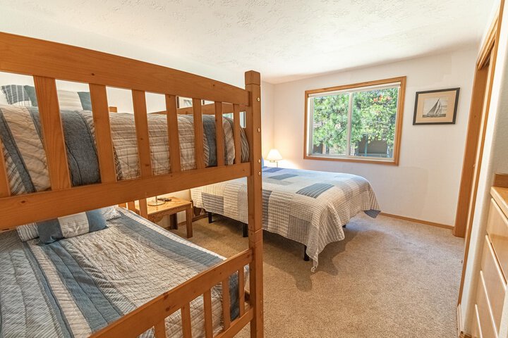 Room 8 of 128