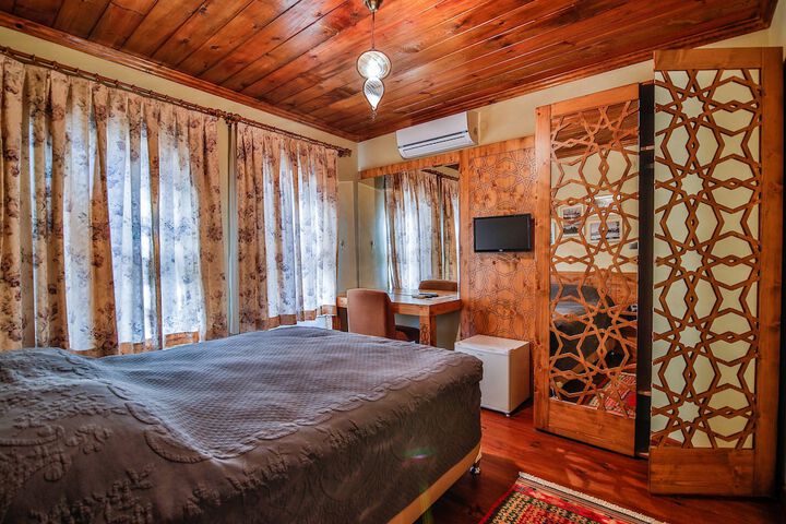 Room 7 of 47