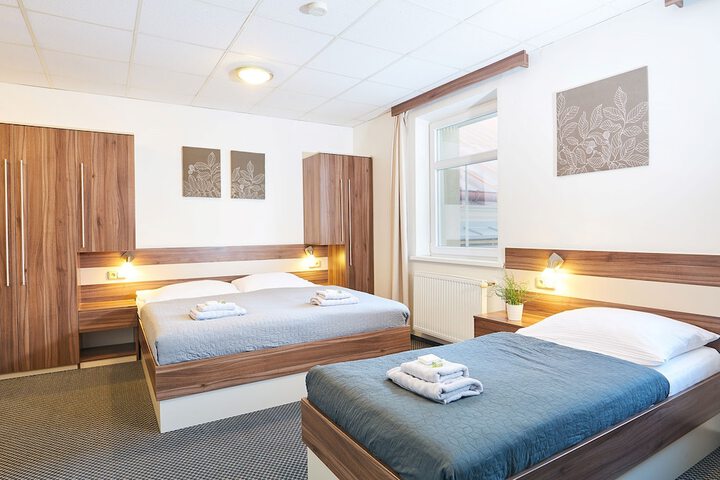 Room 35 of 77