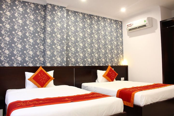 Room 32 of 53