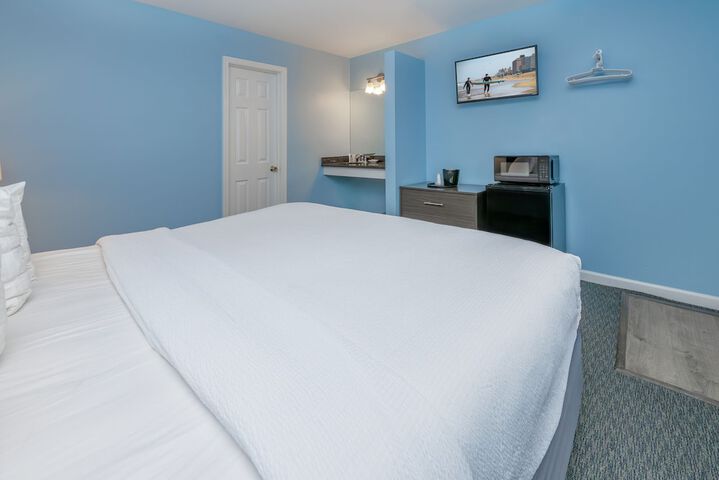 Standard King Bed Exterior Entrance (7 of 29)